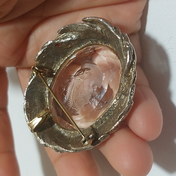 Vtg Victorian Carved Intaglio Glass Cameo Silver Tone Frame Brooch Pin Pendant - Picture 6 of 8